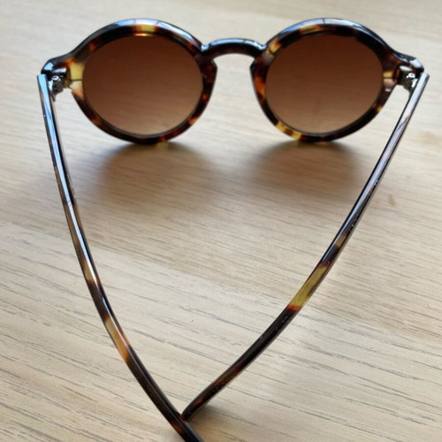 Tortoise shell glasses used Charly Therapy