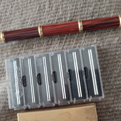 Vintage brass travel shaving set with 2 razors, case & 5 blades