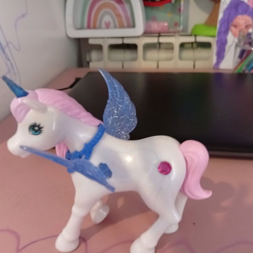 Barbie unicorn like new