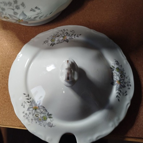 Porcelain soup tureen used, height 20 cm, width 33 cm