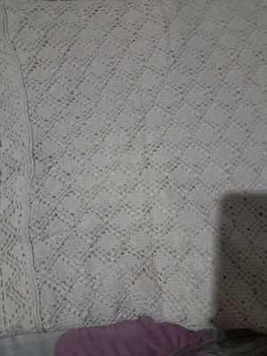 Knitted cotton blanket with 2 pillowcases like new, white