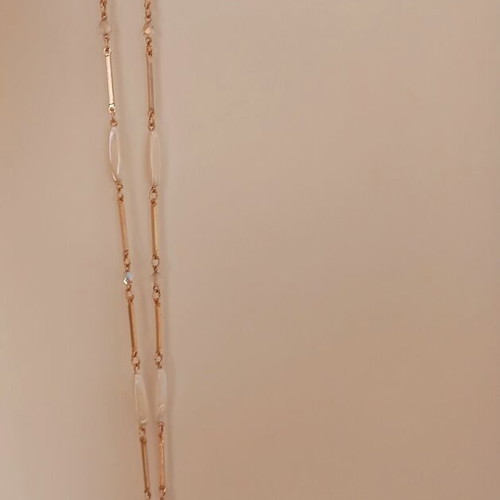 Long necklace like new, gold and white