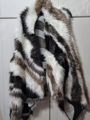 Synthetic fur vest new one size white brown