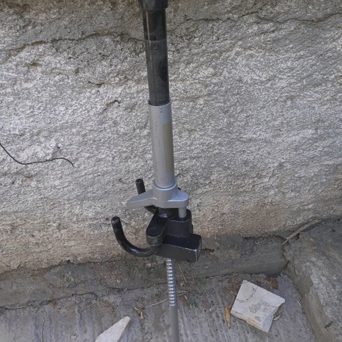 Heavy-duty steering wheel lock bar used