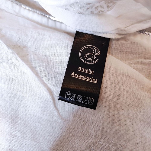 Amelie Accessories kimono with silver pineapples, like new