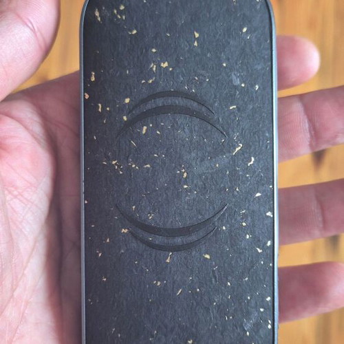 AirVape Legacy Pro 2 vaporizer like new with wireless charging and capsules