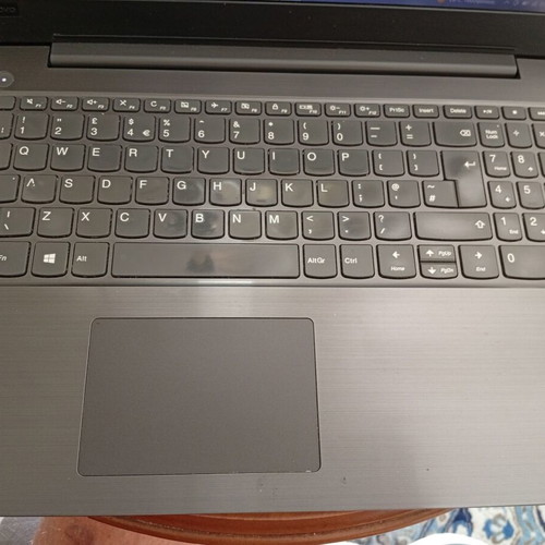 Lenovo V330-15IKB laptop i5 8th Gen 8GB RAM 256GB Samsung SSD Full HD Windows 10 Pro