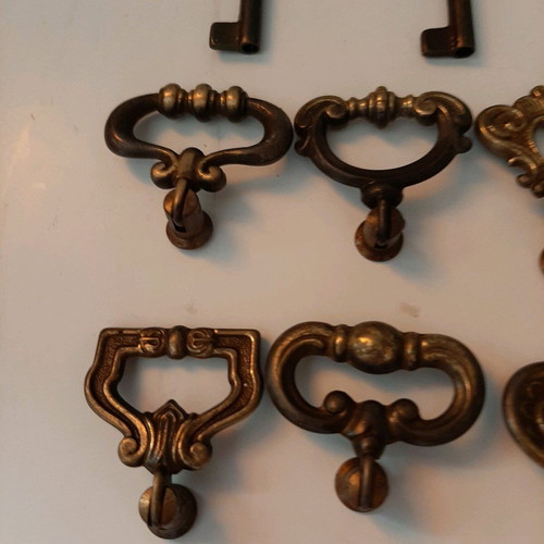 Vintage brass furniture knobs and keys like new