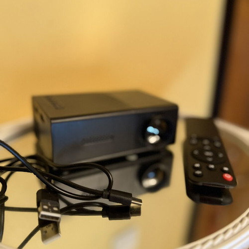 Mini projector like new with remote control