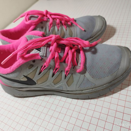 Nike Free 5.0 Flash athletic shoes used, size 37, grey pink
