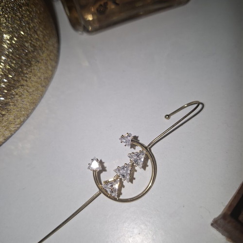 Ear climber earring like new, white and gold