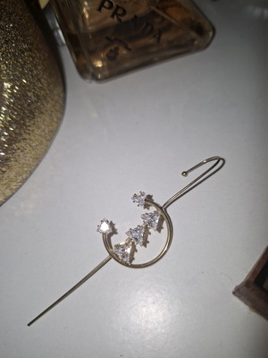 Ear climber earring like new, white and gold