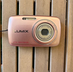 Panasonic LUMIX DMC-S1