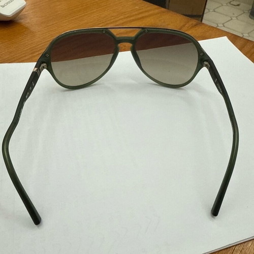 Calvin Klein unisex sunglasses like new, green