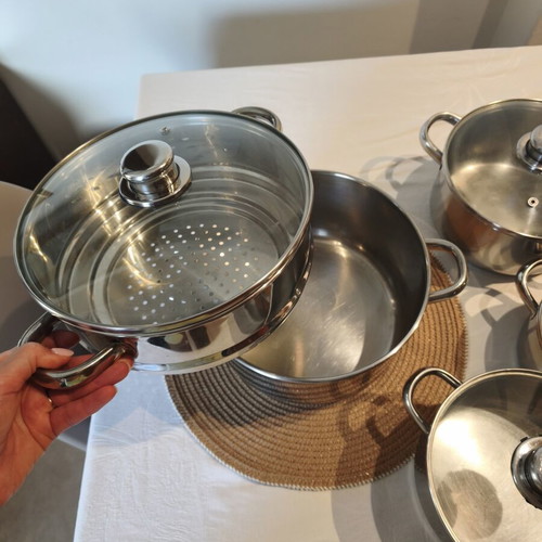 Set of 5 pots with strainer for all needs