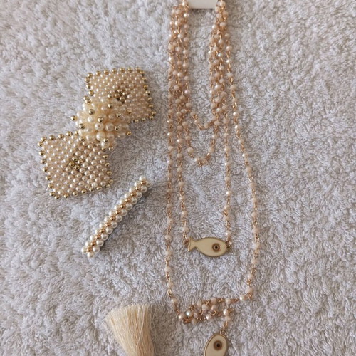 Handmade necklace and two hair clippers new, white and gold