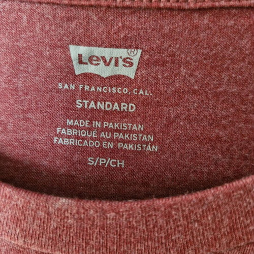 Levi's T-shirt small like new, teen and men's