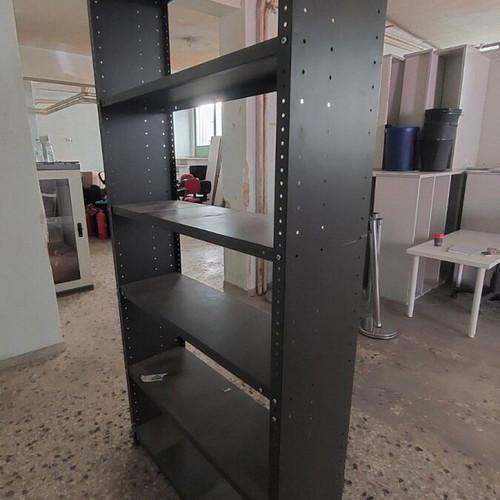 Dexion metal shelving system like new, 5 shelves, heavy duty