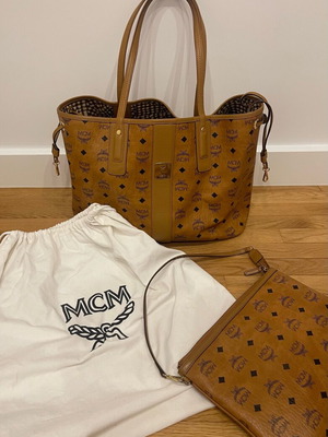 MCM Liz reversible τσάντα ώμου με pouch σαν καινούργιο