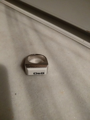 D&G ring used, steel with white stone