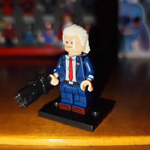 Cecil Stedman figure like new with base and black blaster