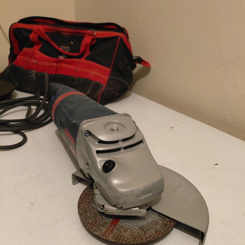 Bosch Professional 230mm Angle Grinder like new with tool bag