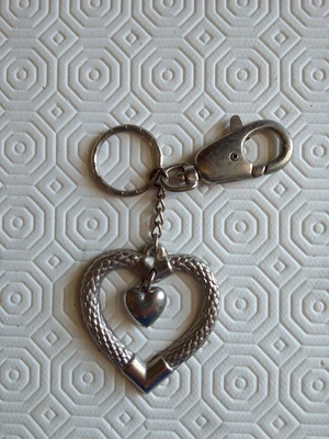 Heart keychain like new, silver