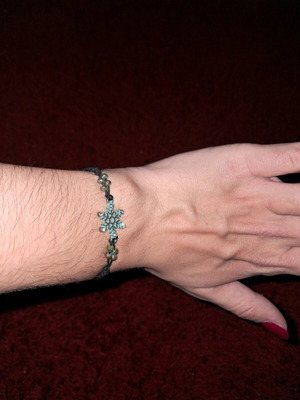 Christmas bracelet like new, white and silver with snowflake