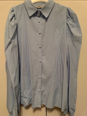 Blue shirt size S used, never worn