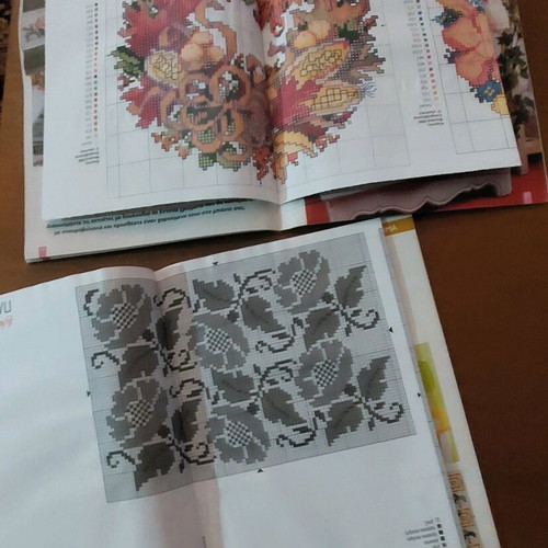 Knitting and embroidery magazines new, set of 4 issues