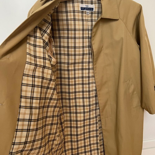 Children's trench coat like new, size 6 years, beige-camel