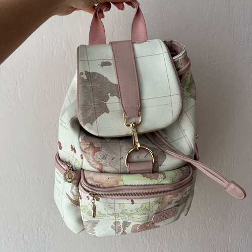 Backpack like new with map design