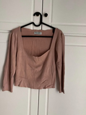 BSB salmon blouse with neckline like new, size L