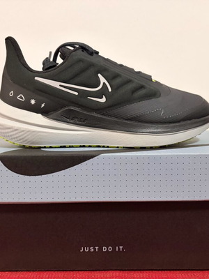 Nike Winflow Shield waterproof athletic shoe size 36.5 new