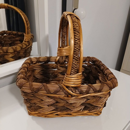 Wicker basket like new