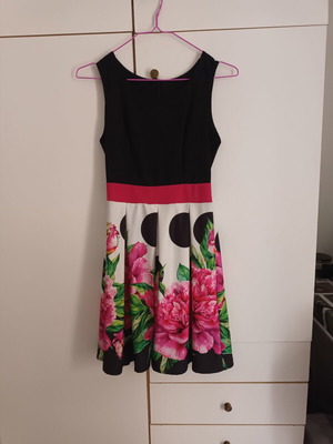 Romantic floral dress like new, size S