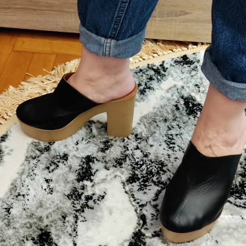 Women's leather clogs new, black