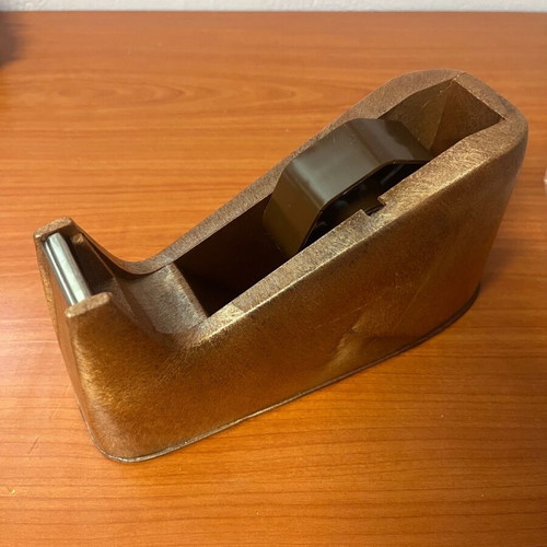 Tape dispenser