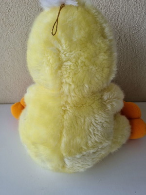 LARGE PLUSH YELLOW DUCK