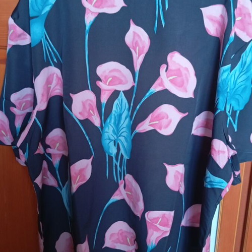 Women's blouse like new, colorful, size XXXL