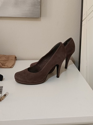 Tamaris suede pumps size 38 brown new