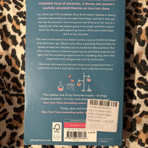 The Love Hypothesis by Ali Hazelwood like new with bonus chapter
