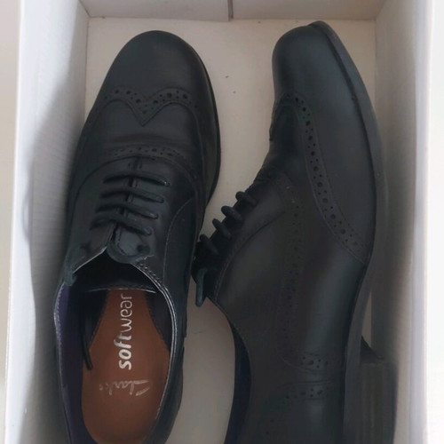 Clarks Oxford Shoes like new, leather, size 37