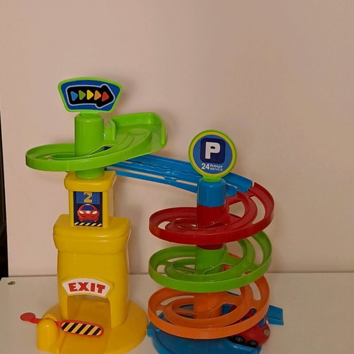 Playgo My City Car Park track like new, complete set
