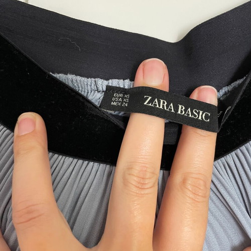 Zara pleated culottes blue XS like new