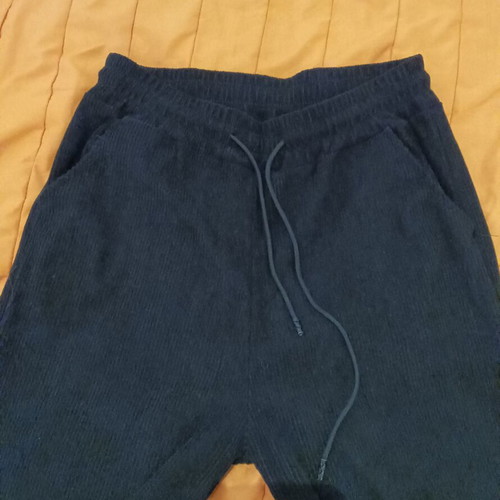 Velvet women's pants used, size L, black with pockets and elastic cuffs
