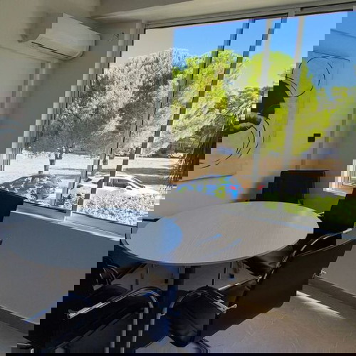 Επαγγελματικός χώρος 160 τ.μ. στη Λυκόβρυση με μεγάλη αυλή