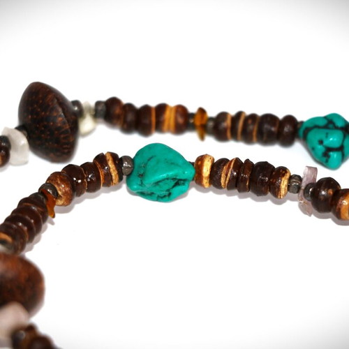 Necklace with coconut beads and semi-precious stones, new