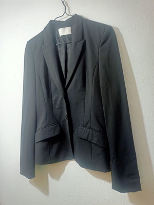 Hugo Boss blazer, elegant, 96% virgin wool, size 34 FR