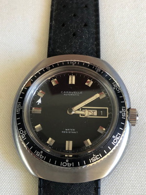 Vintage ρολόι Bulova Caravelle Automatic water resistant αφόρετο με μαύρο λουράκι καουτσούκ